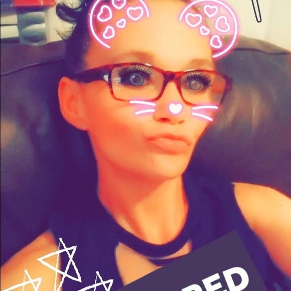 Meet your Posher, Andria - Picture 3 of 3